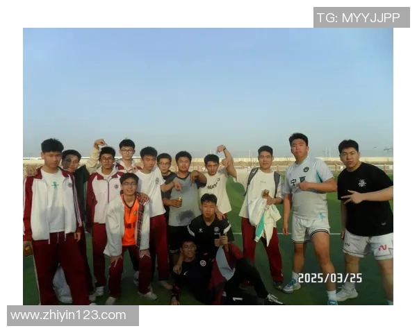 足球明星们的创意合照大集合展现球场外的精彩瞬间与友谊之美